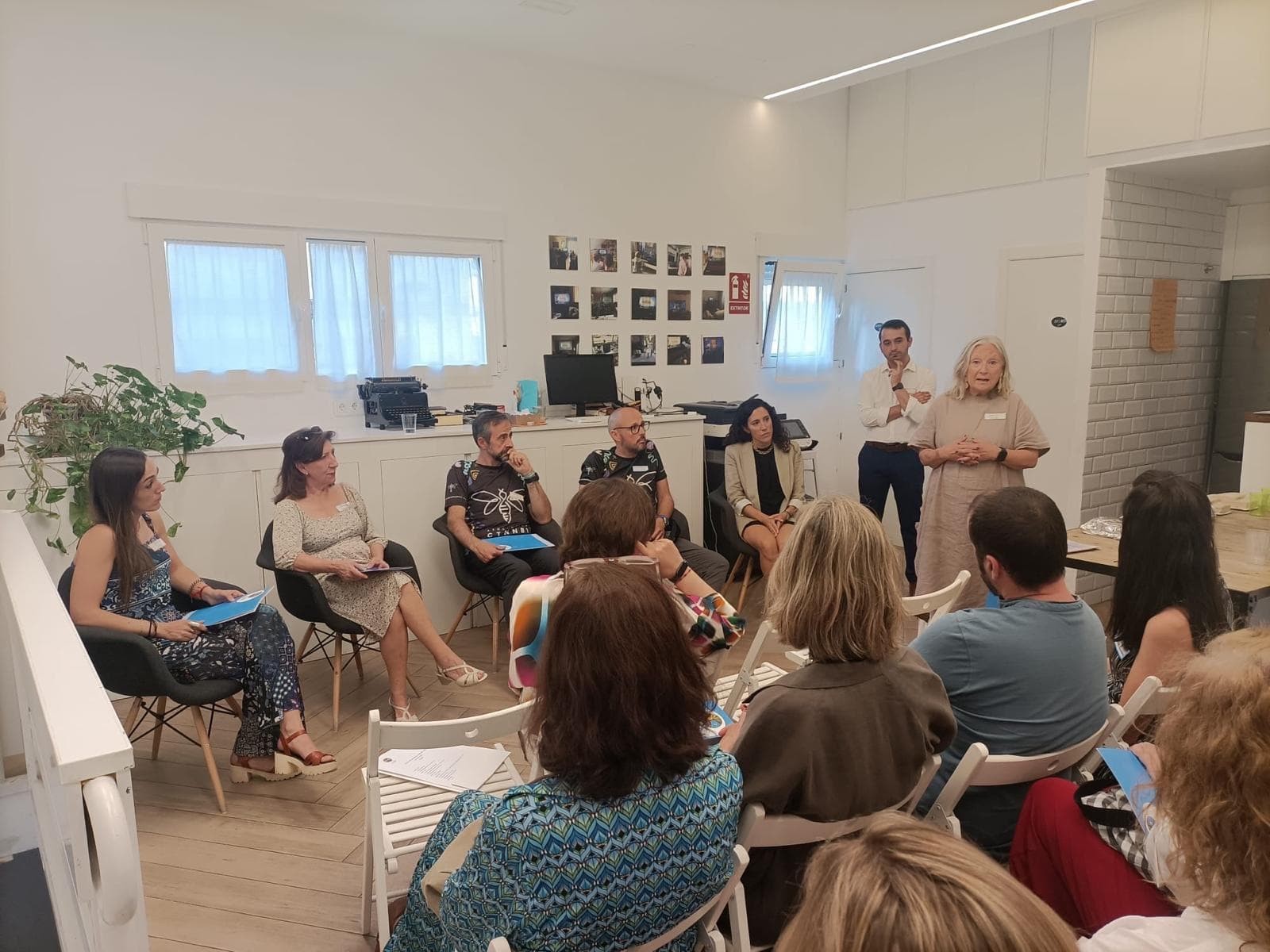 La Asociación JLGB nos da la mano para conseguir #NiUnNiñoSolo